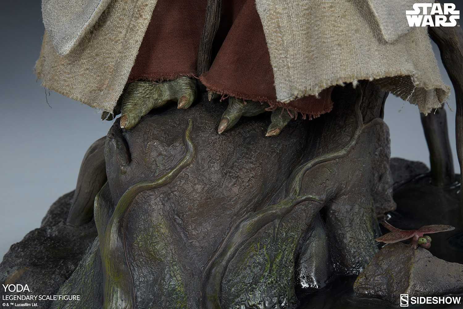 مجسمه یودا Yoda Legendary Scale برند سایدشو