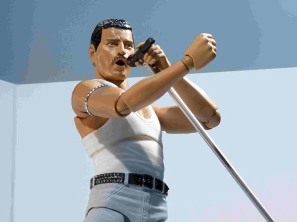 اکشن فیگور فردی مرکوری برند باندای Freddie Mercury
